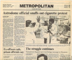 1990 05 07 Houston Chronicle Astrodome Official Snuffs Out Cig Protest 1 wm